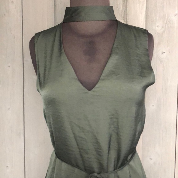 Cupcakes and Cashmere Sleeveless Tie Waist Dress - Picture 2 of 6